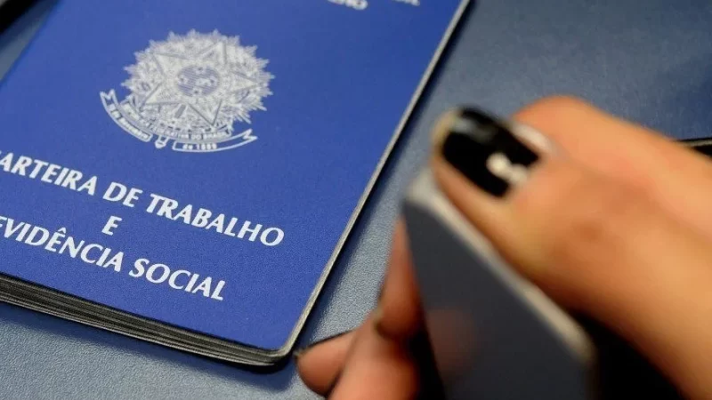 Agências do trabalhador oferecem mais de 900 vagas nesta segunda (23)