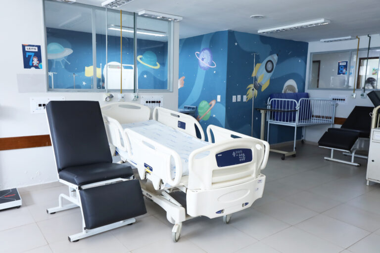 Com desenhos nas paredes, novas enfermarias oferecem mais conforto e ambiente convidativo | Foto: Sandro Araújo/Agência Saúde-DF