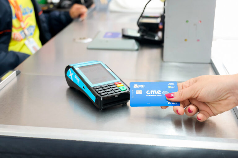 Com a liberação do crédito, as famílias já podem adquirir o material escolar nas papelarias cadastradas pelo GDF | Foto: Felipe de Noronha/SEEDF