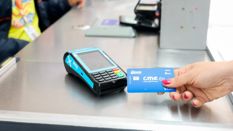 Primeiro lote do cartão material escolar já está disponível