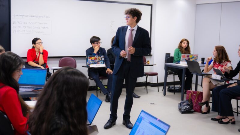 Hayek Global College abre treinamento de diplomacia
