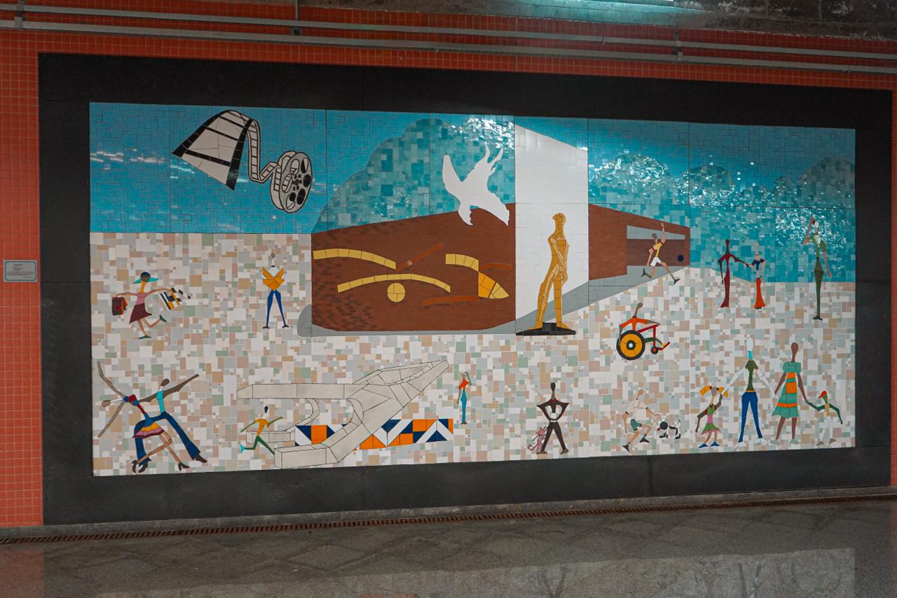 Estações de Brasília viram galerias culturais permanentes