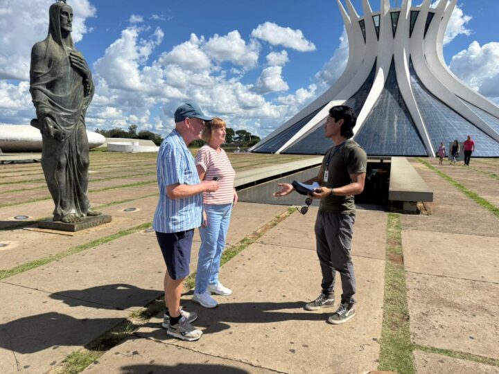 Brasília bate recorde de turistas estrangeiros e destaca papel dos guias
