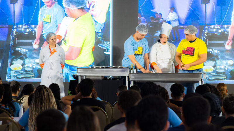 Jovens do DF se qualificam em gastronomia e tecnologia para o mercado