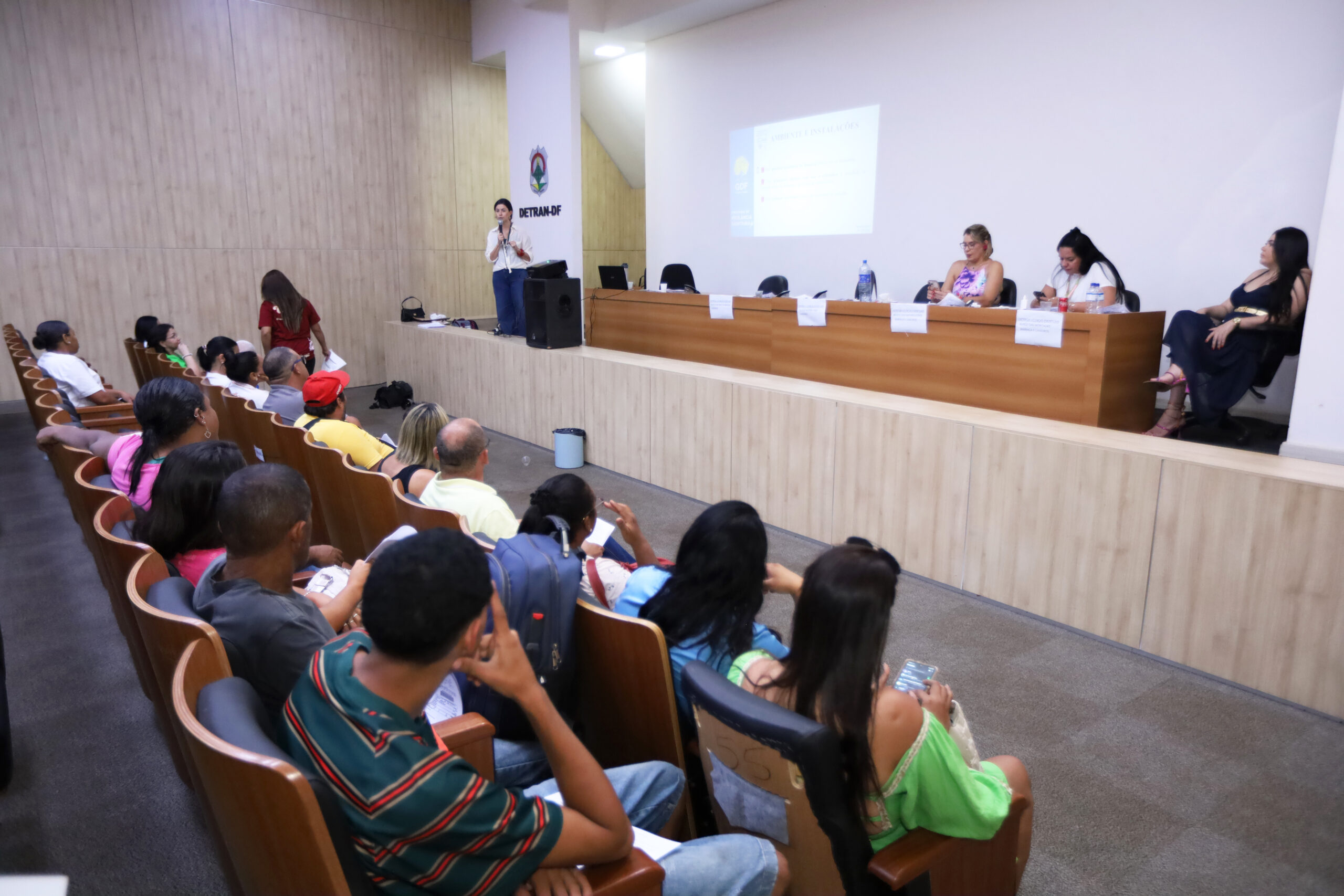 Vigilância Sanitária capacita ambulantes no DF