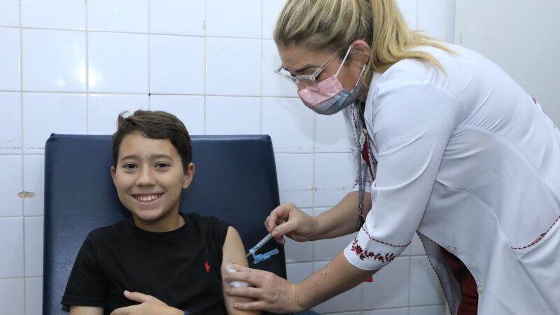 Saúde convoca público de 10 a 14 anos para completar vacinação