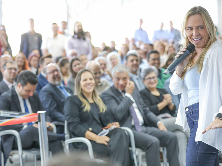 Celina Leão envia projeto de reajuste para a Educação à Câmara