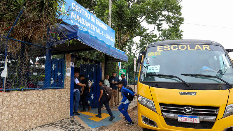 Transporte escolar do Distrito Federal recebe veículos novos