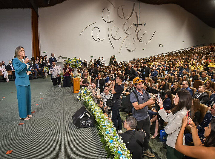 Medalha Mulher Mais Segura premia 500 pessoas no DF
