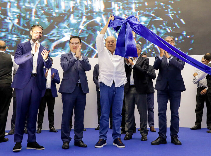 Ibaneis Rocha inaugura concessionária da Denza e destaca frota elétrica