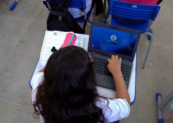 Internet nas escolas públicas do DF atinge 100% de cobertura