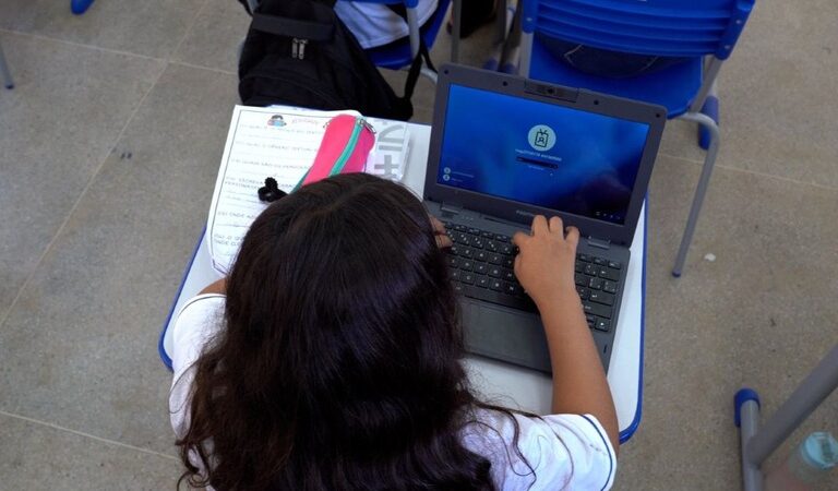 Internet nas escolas públicas do DF atinge 100% de cobertura