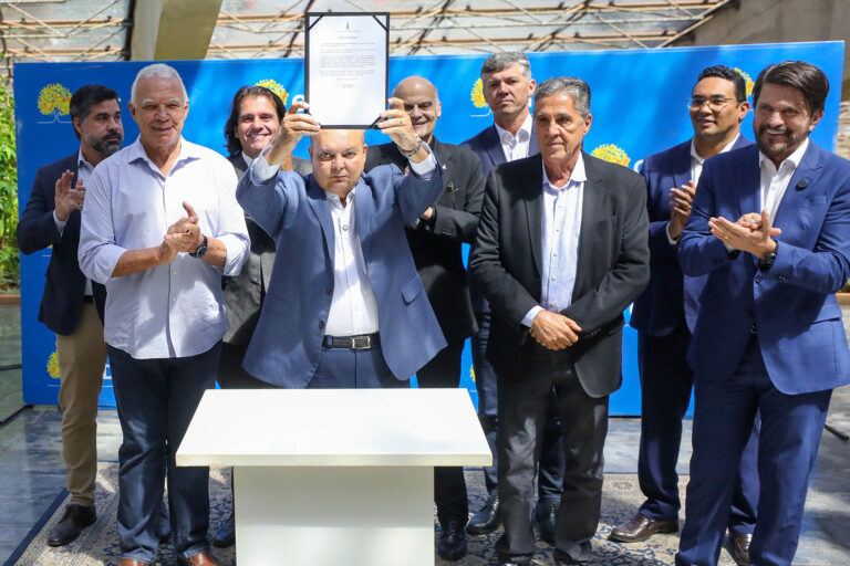 Ibaneis Rocha: "Os projetos do teatro são muito delicados e precisam ser feitos com muito carinho e com muita técnica" | Foto: Renato Alves/Agência Brasília