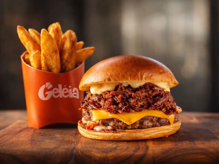 Hambúrguer de costela vira estrela em todo o cardápio do Geléia