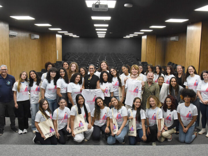 Estudantes do DF debatem liderança e combate à violência