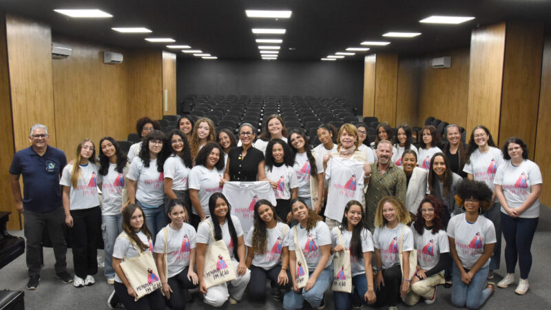 Estudantes do DF debatem liderança e combate à violência