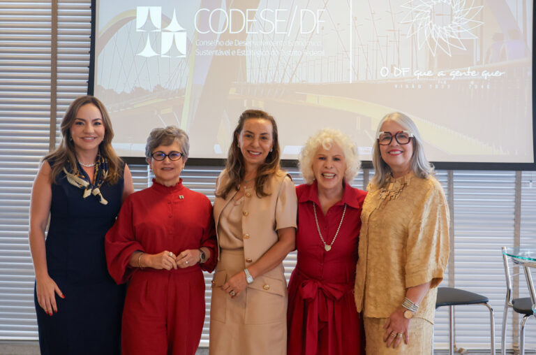 O Café com Secretária reuniu membros do Codese e da sociedade civil para prestação de contas