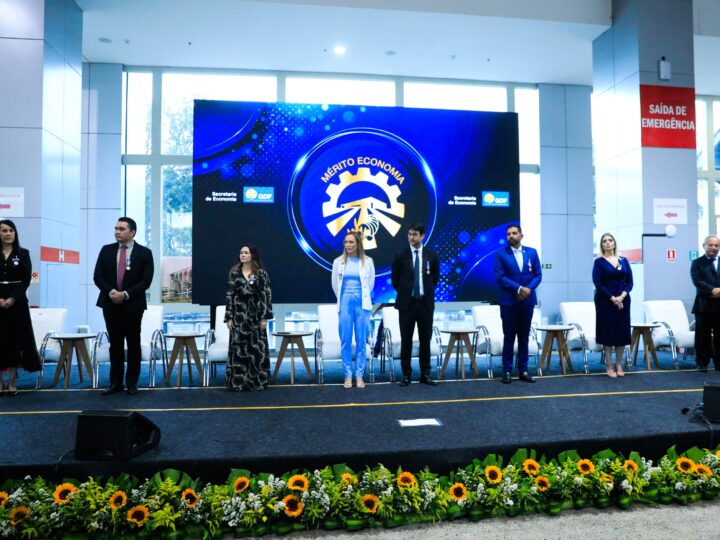 Medalha Mérito Economia premia trezentos homenageados em Brasília