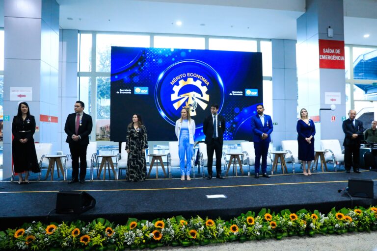 Medalha Mérito Economia premia trezentos homenageados em Brasília