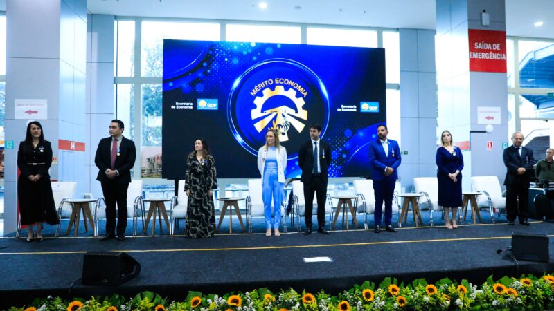 Medalha Mérito Economia premia trezentos homenageados em Brasília