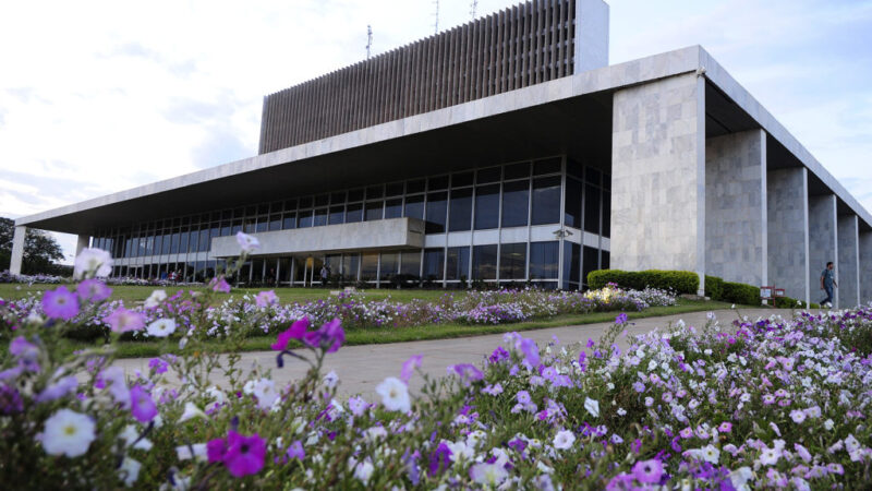 Secretários do GDF deixam cargos para disputar as eleições 2026