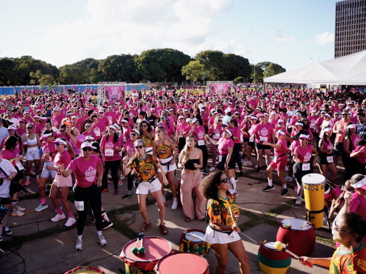 Corrida em Brasília celebra o força feminina com recorde de público