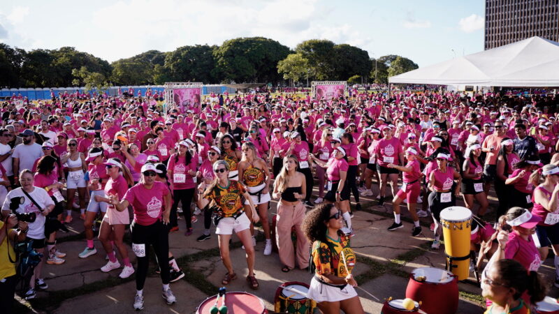 Corrida em Brasília celebra o força feminina com recorde de público