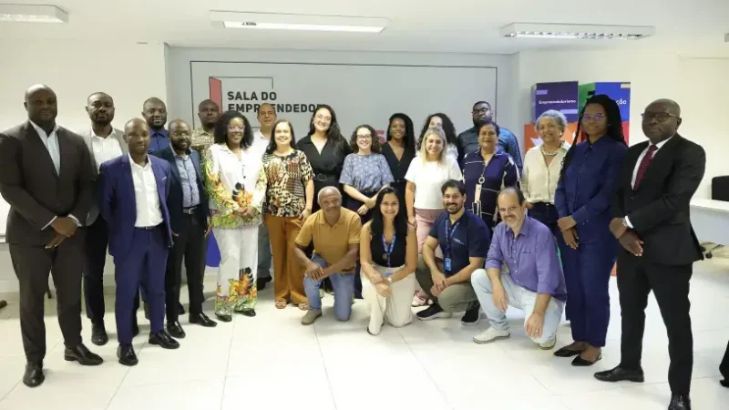 Representantes de Angola visitam Sala do Empreendedor no DF