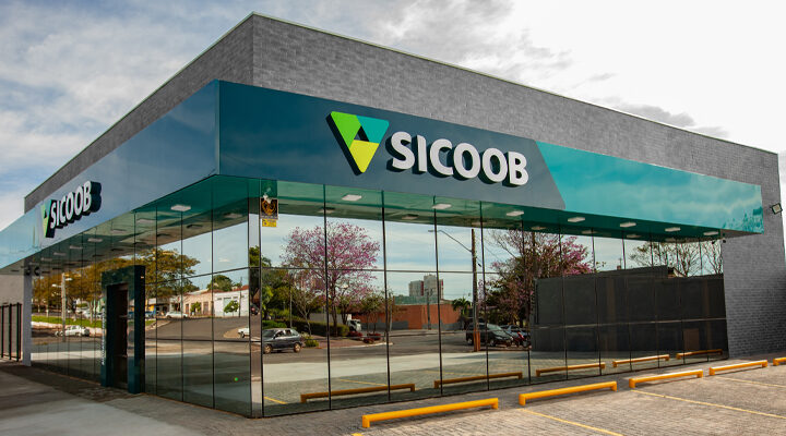 Sicoob registra recorde histórico com R$ 11,2 bilhões em resultados em 2025