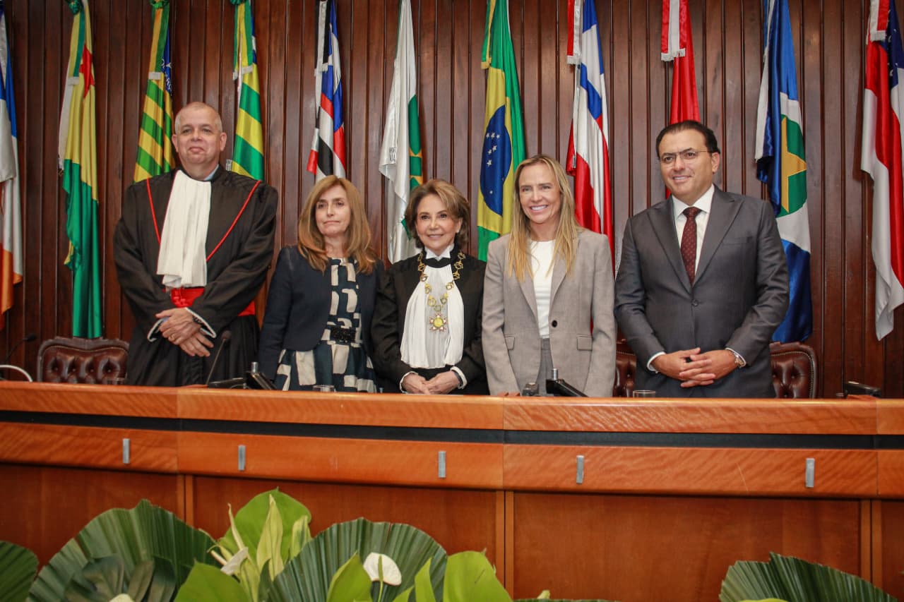 Novos dirigentes do TRF1 tomam posse com presença de autoridades