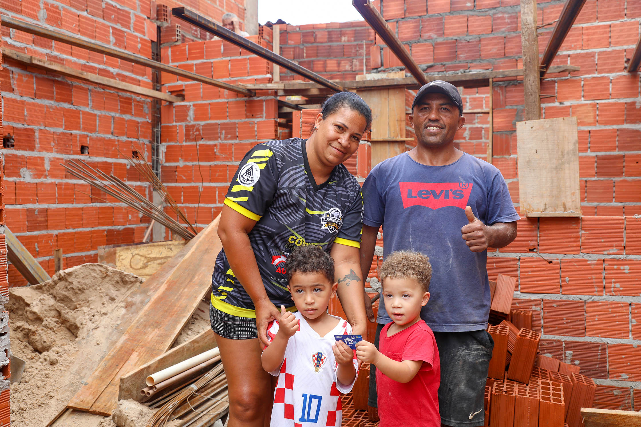 Cartão Material de Construção ajuda famílias a reformar casas no DF