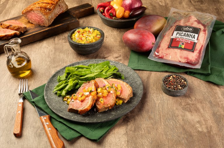 Picanha Grelhada acompanhada de salada e vinagrete - Créditos: Divulgação Oba