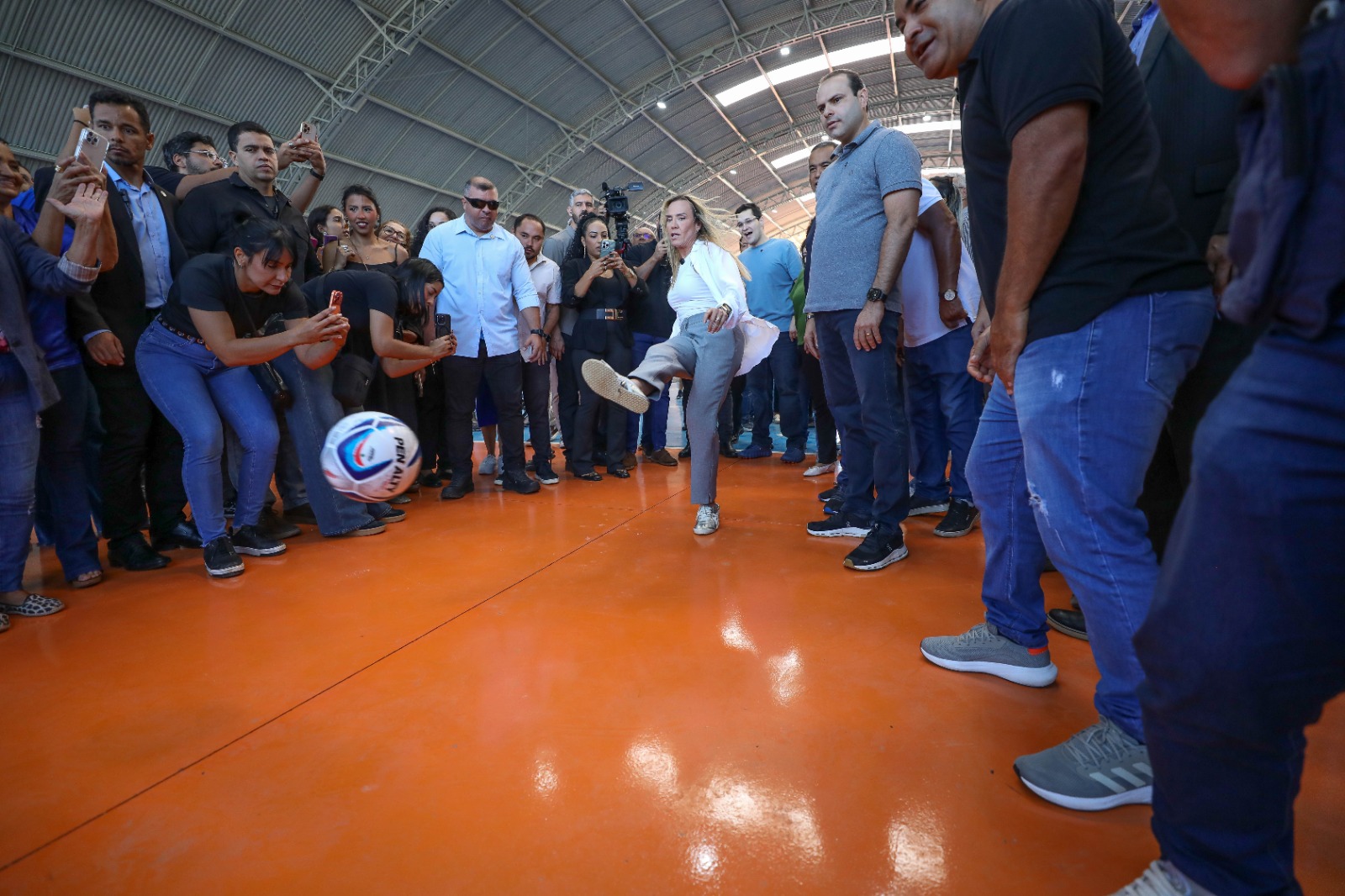 Ginásio de Esportes de Samambaia é entregue após grande reforma