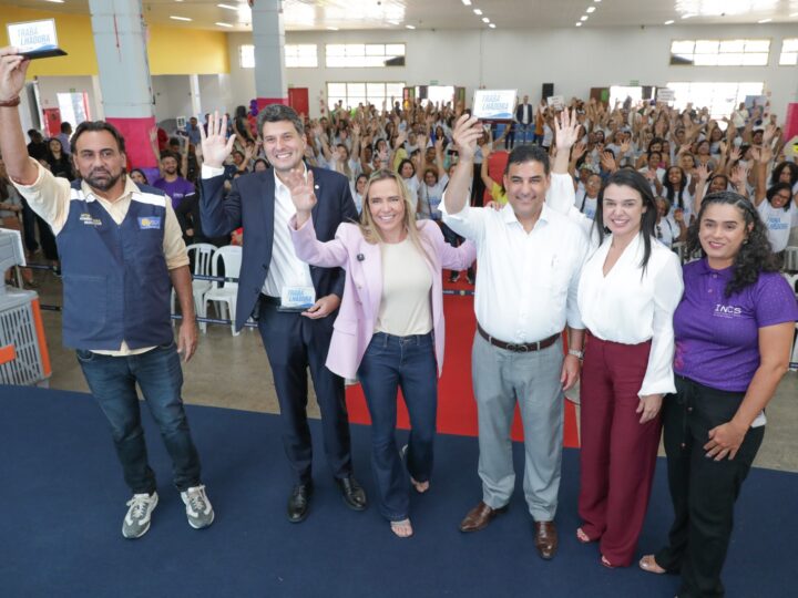 Jornada da Mulher Trabalhadora forma centenas de alunas no DF