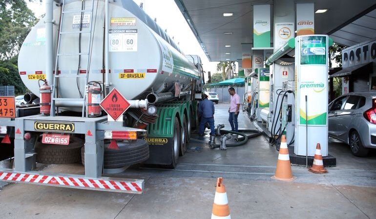 GDF propõe medida para reduzir o preço do óleo diesel no DF