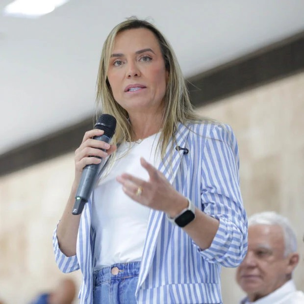 Celina Leão assina decreto para reduzir gastos públicos no DF