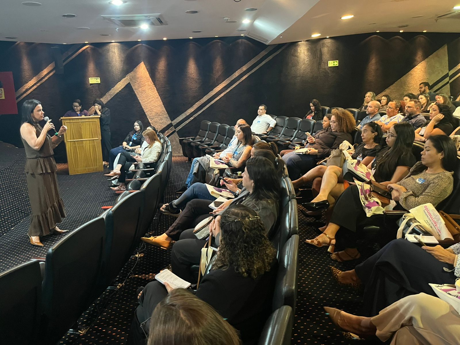 Programa do GDF impulsiona carreira de 365 mulheres no mercado de trabalho