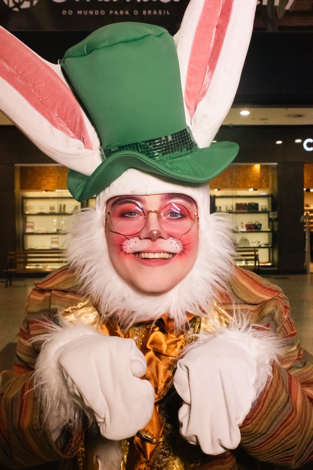 Teatro infantil e pipoca de graça animam os domingos no DF Plaza