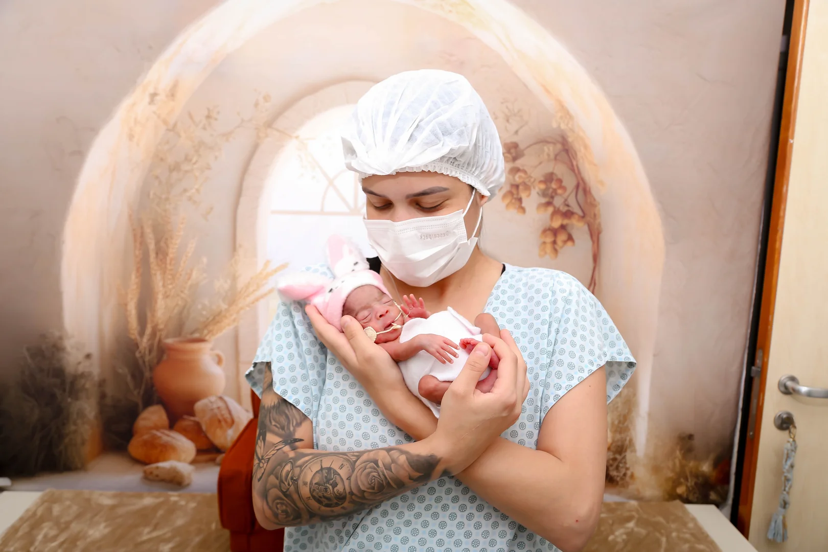 Hospital de Santa Maria faz ensaio fotográfico com bebês da UTIN