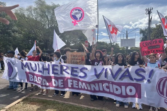 Estudantes protestam contra assédio e cobram segurança na Asa Norte