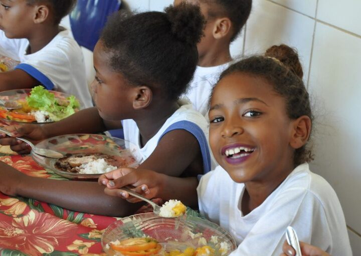 Merenda escolar terá reforço de pequenos produtores pelo Contrata+Brasil
