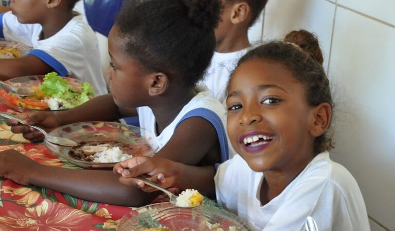 Merenda escolar terá reforço de pequenos produtores pelo Contrata+Brasil