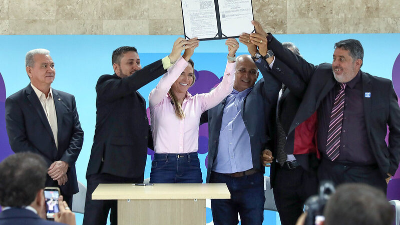 Transferência de outorga de táxi é autorizada por lei no DF