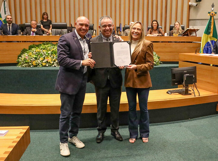 Defensoria Pública do DF tem novo chefe em posse com governadora