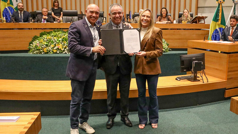 Defensoria Pública do DF tem novo chefe em posse com governadora