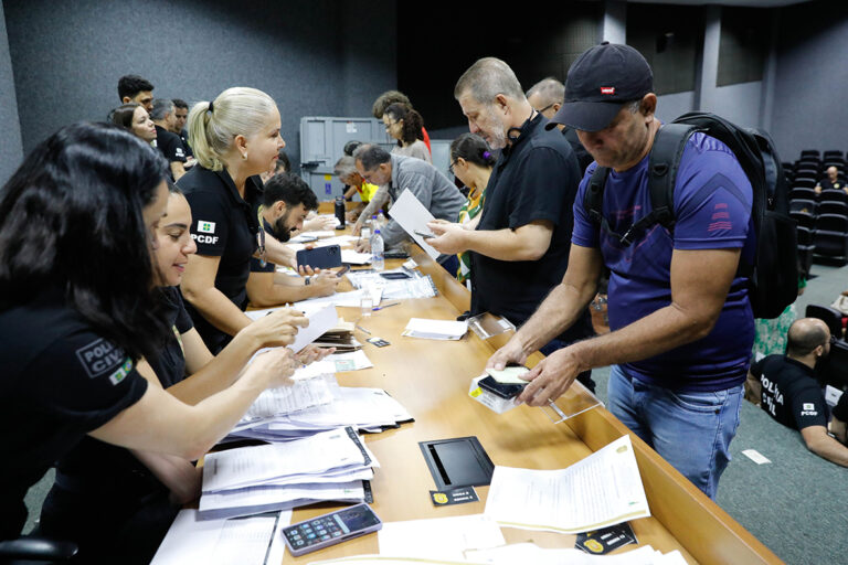 Operação Rastreamento Final devolve celulares roubados no DF