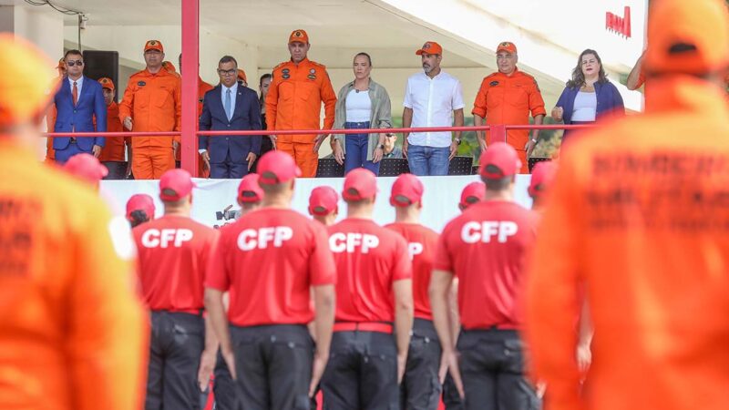 Bombeiros Militares participam de troca de uniforme em Brasília
