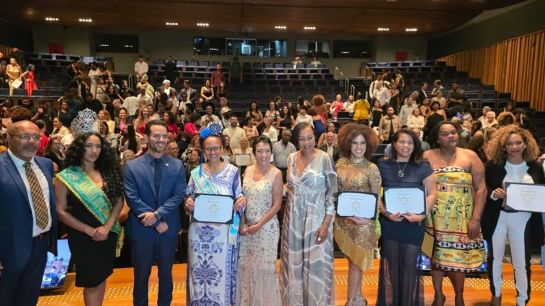 Doutora Jane homenageia mulheres de destaque em Ceilândia