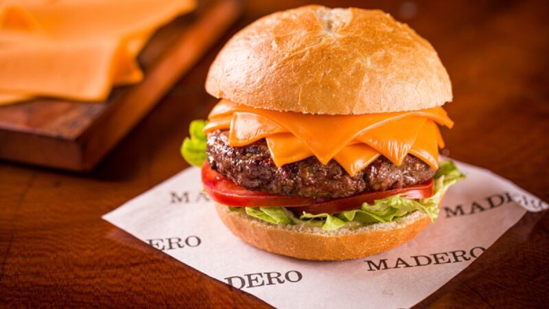 Dia do Hambúrguer movimenta restaurantes no DF Plaza Shopping