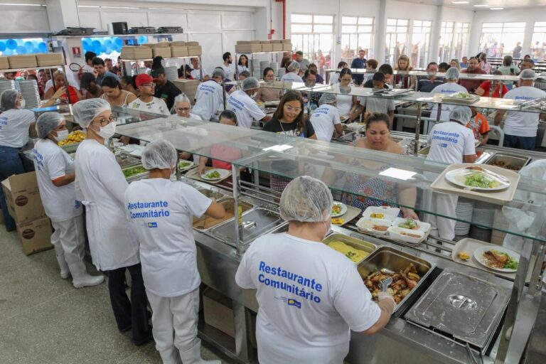 Unidades de Arniqueira e do Sol Nascente/Pôr do Sol estão respectivamente recebendo usuários dos restaurantes comunitários da Estrutural e de Ceilândia Norte | Foto: Divulgação/Sedes-DF